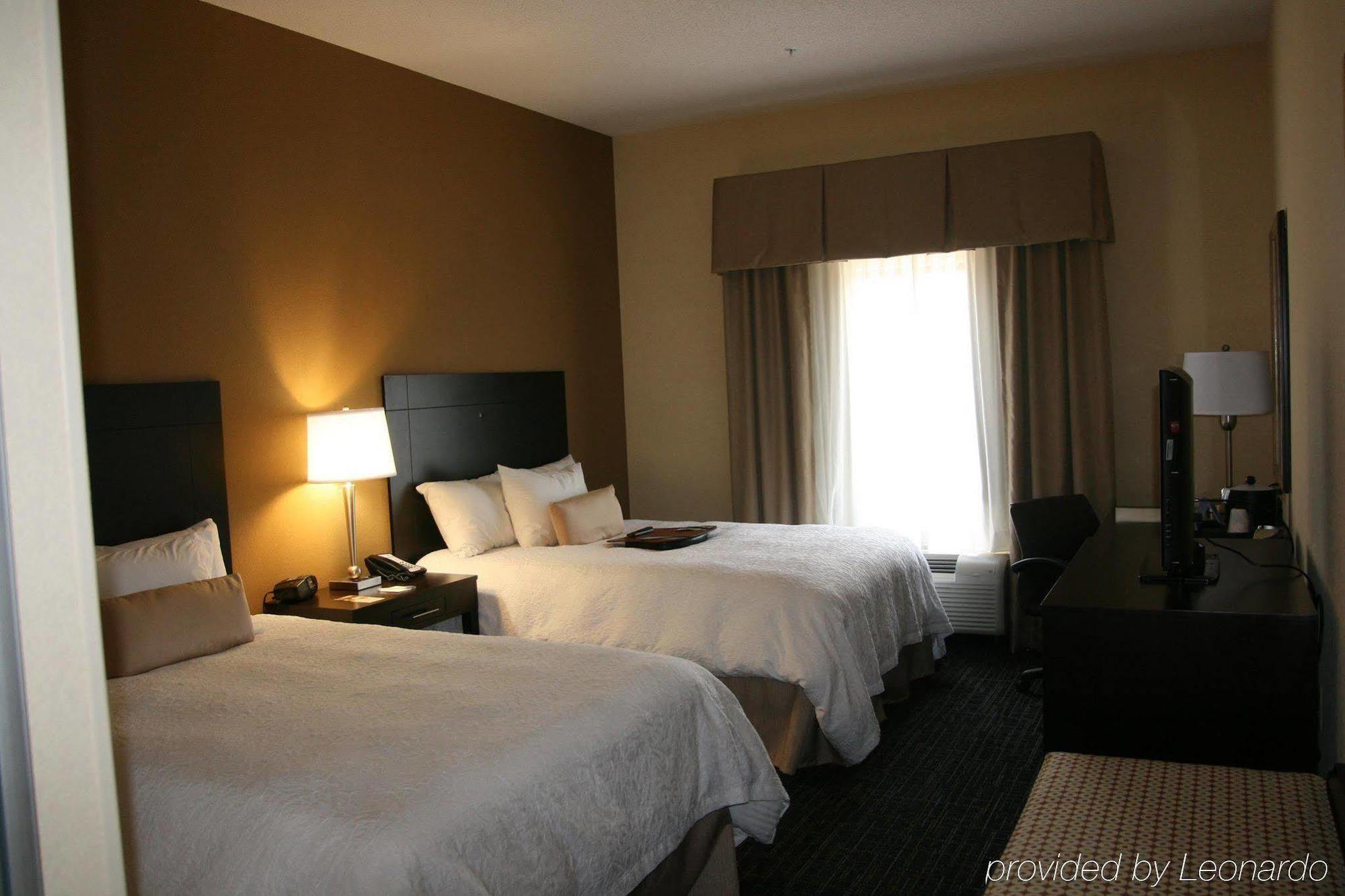Hampton Inn Winfield Tucker Номер фото